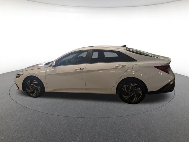 2025 Hyundai Elantra SEL - Photo 8