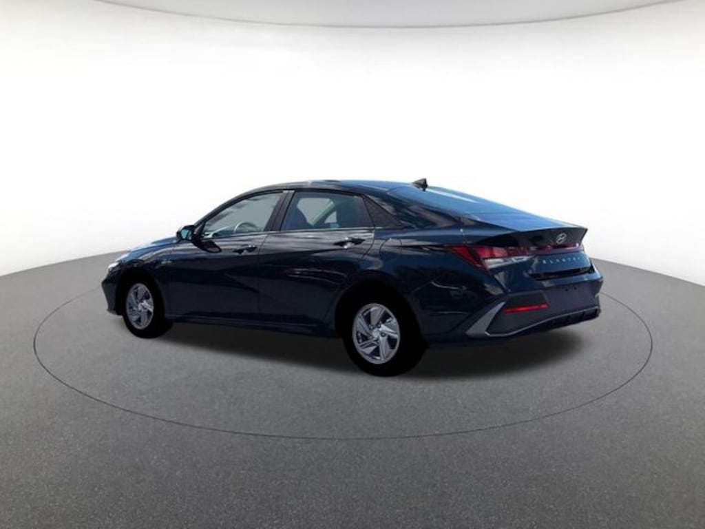 New 2026 Hyundai Elantra SE Sedan