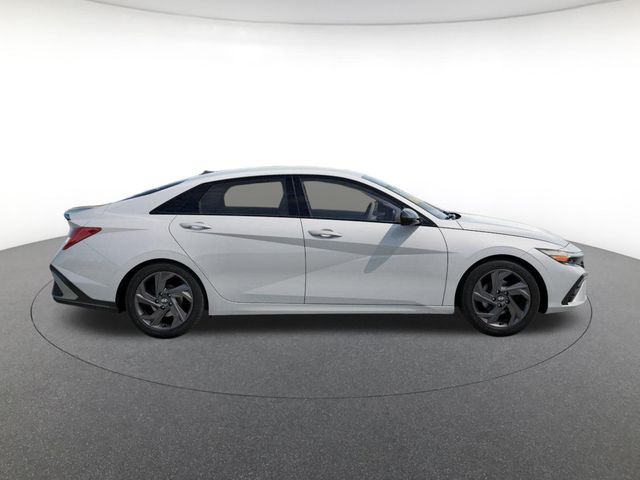 2026 Hyundai Elantra SEL Sport - Photo 8
