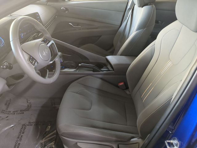 2025 Hyundai Elantra SEL - Photo 9