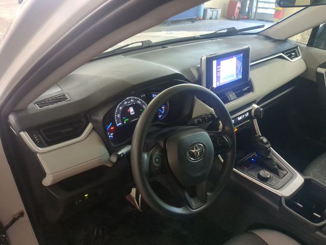 2024 Toyota RAV4 XLE - Photo 11