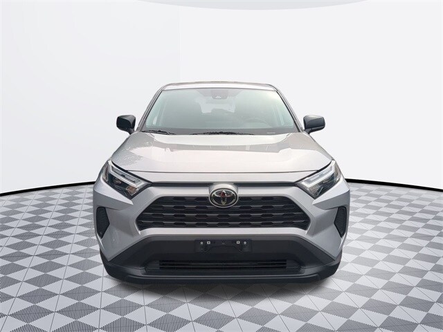 2024 Toyota RAV4 LE photo 2