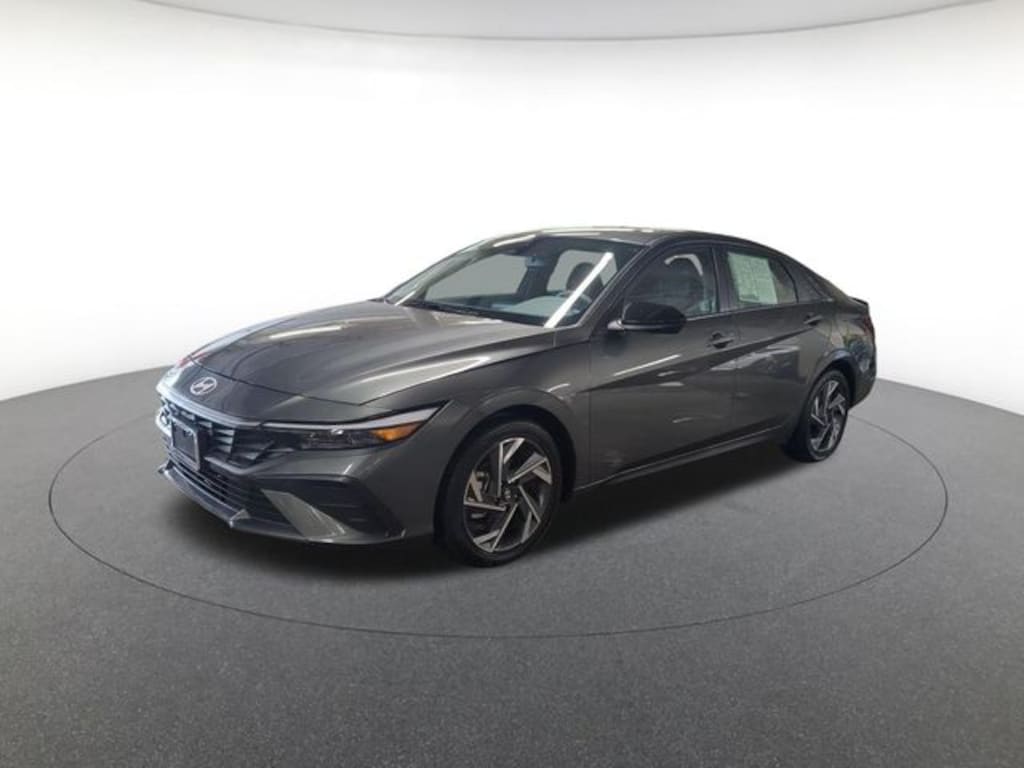 Used 2025 Hyundai Elantra SEL Sport Sedan