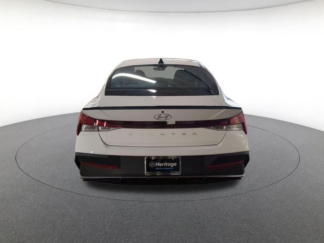 2025 Hyundai Elantra SEL - Photo 6