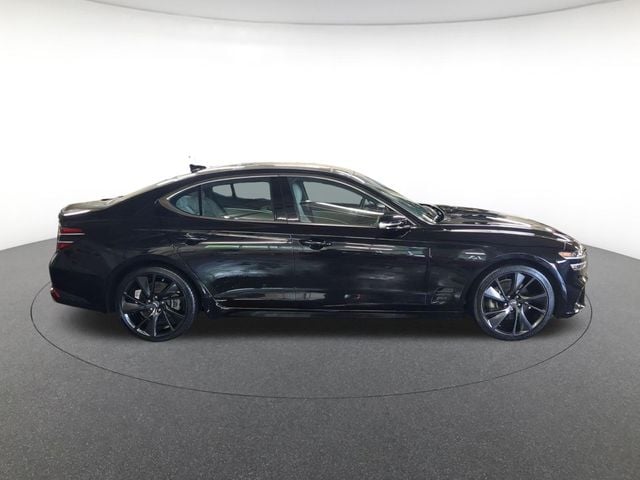 2023 GENESIS G70 Standard - Photo 4