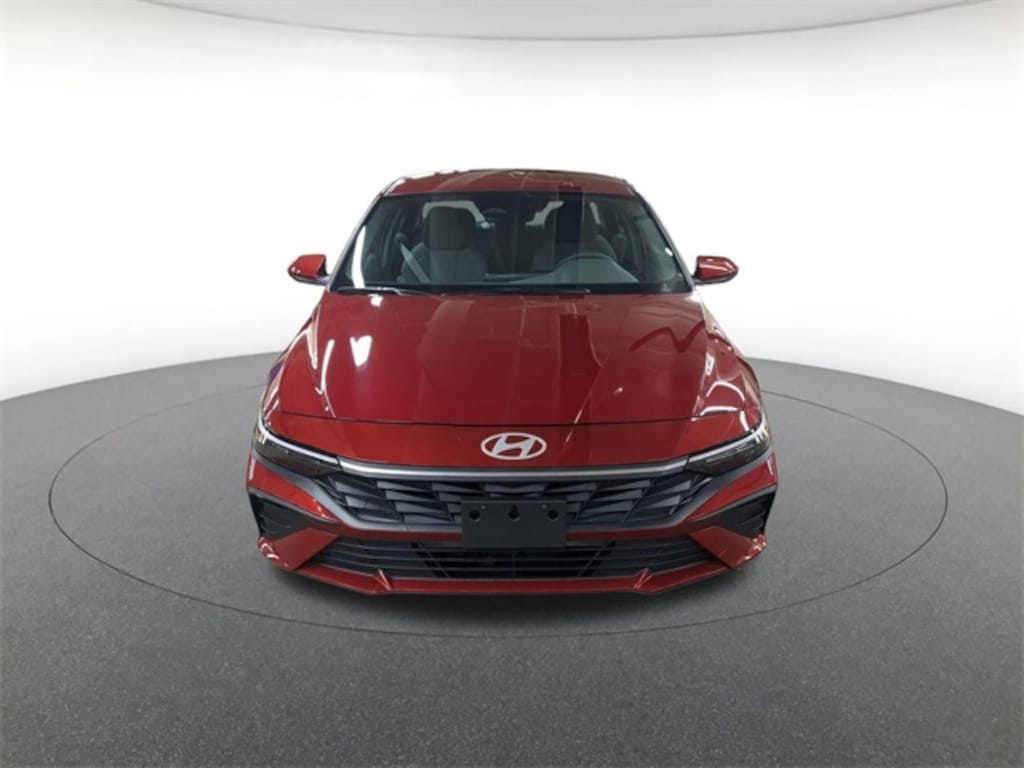 Certified 2025 Hyundai Elantra SE Sedan