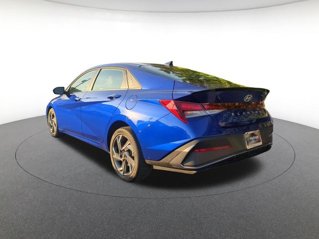 2025 Hyundai Elantra SEL - Photo 7