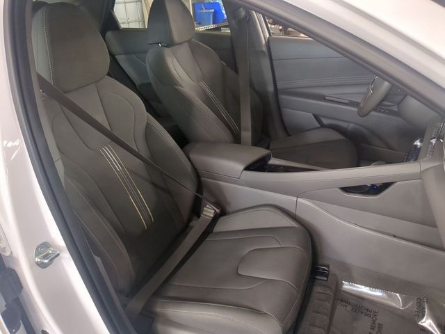 2025 Hyundai Elantra SEL - Photo 20