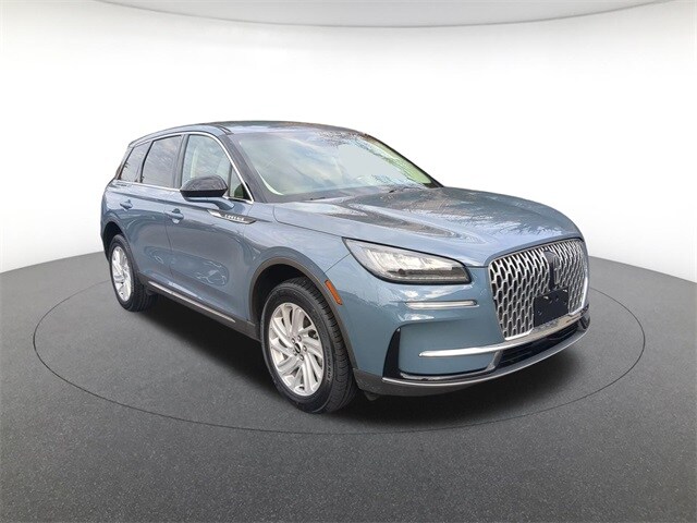 2023 Lincoln Corsair Standard photo 3