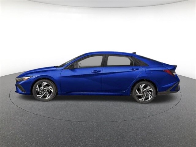 2026 Hyundai Elantra SEL Sport photo 2
