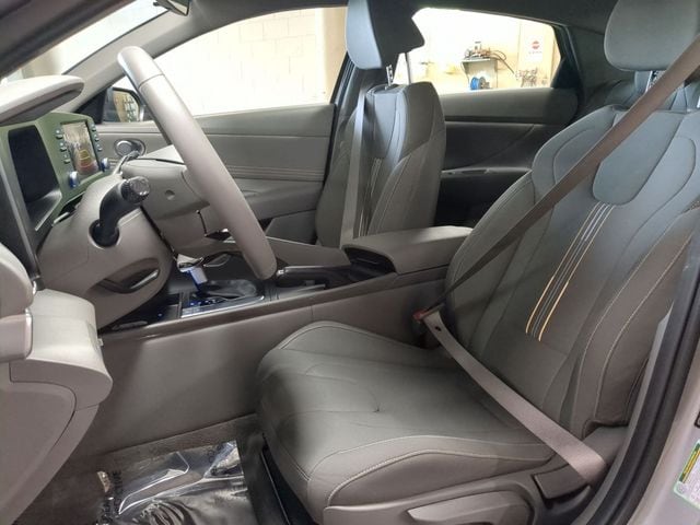 2026 Hyundai Elantra SEL Sport - Photo 9