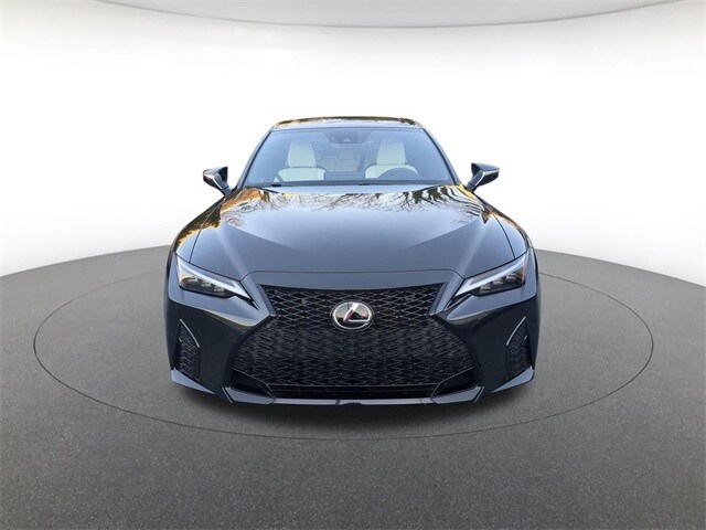 2023 Lexus IS 350 F SPORT photo 2