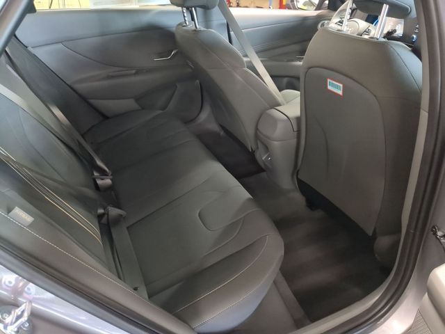 2026 Hyundai Elantra SEL Sport - Photo 17
