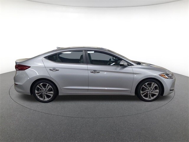 2017 Hyundai Elantra Limited photo 4