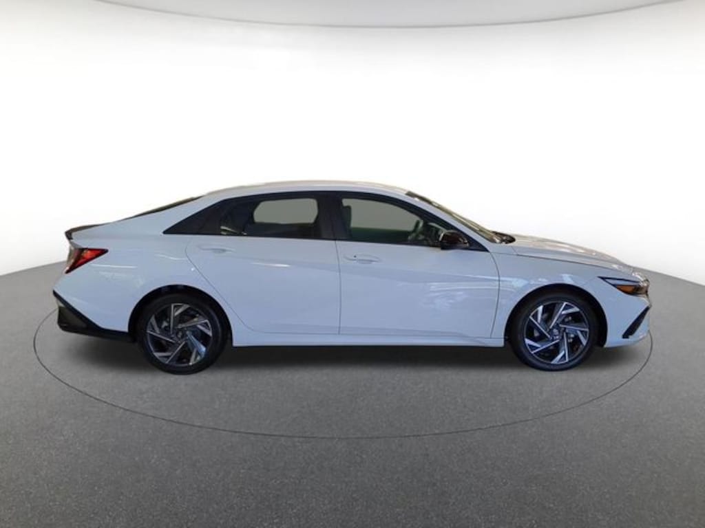 Used 2025 Hyundai Elantra SEL Sport Sedan