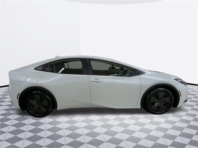 2024 Toyota Prius Prime SE photo 4