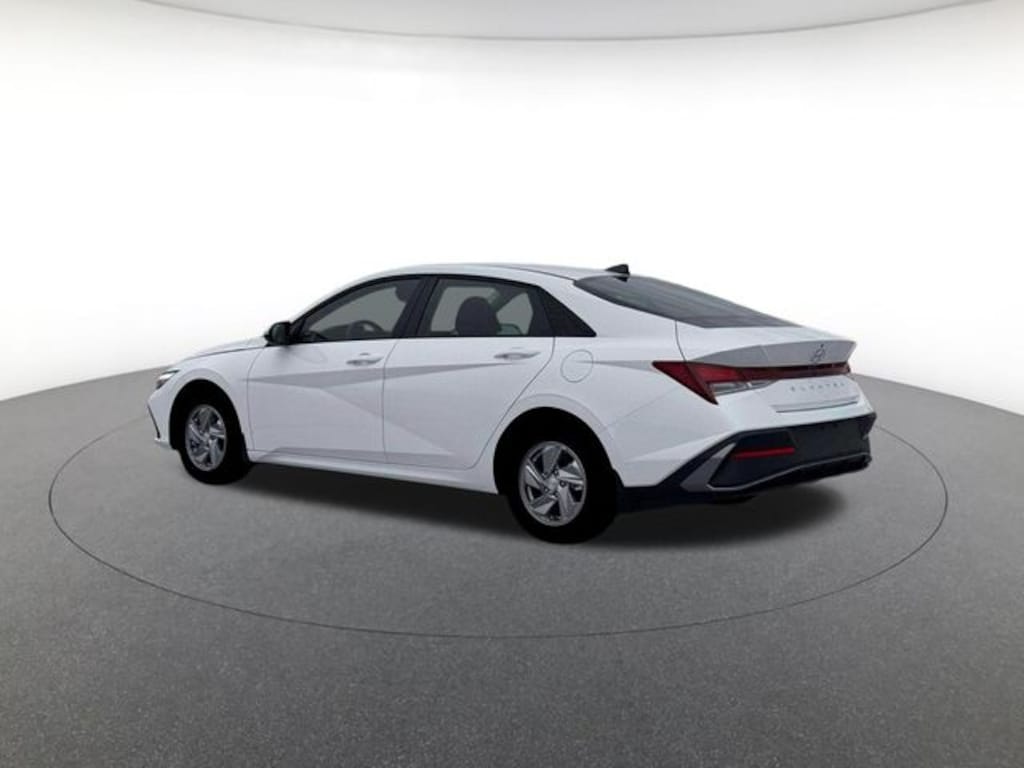 New 2026 Hyundai Elantra SE Sedan