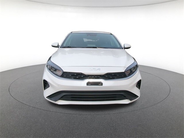 2023 Kia Forte LXS photo 2