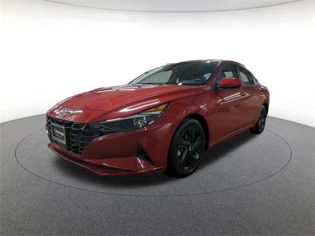 2022 Hyundai Elantra SEL's photo