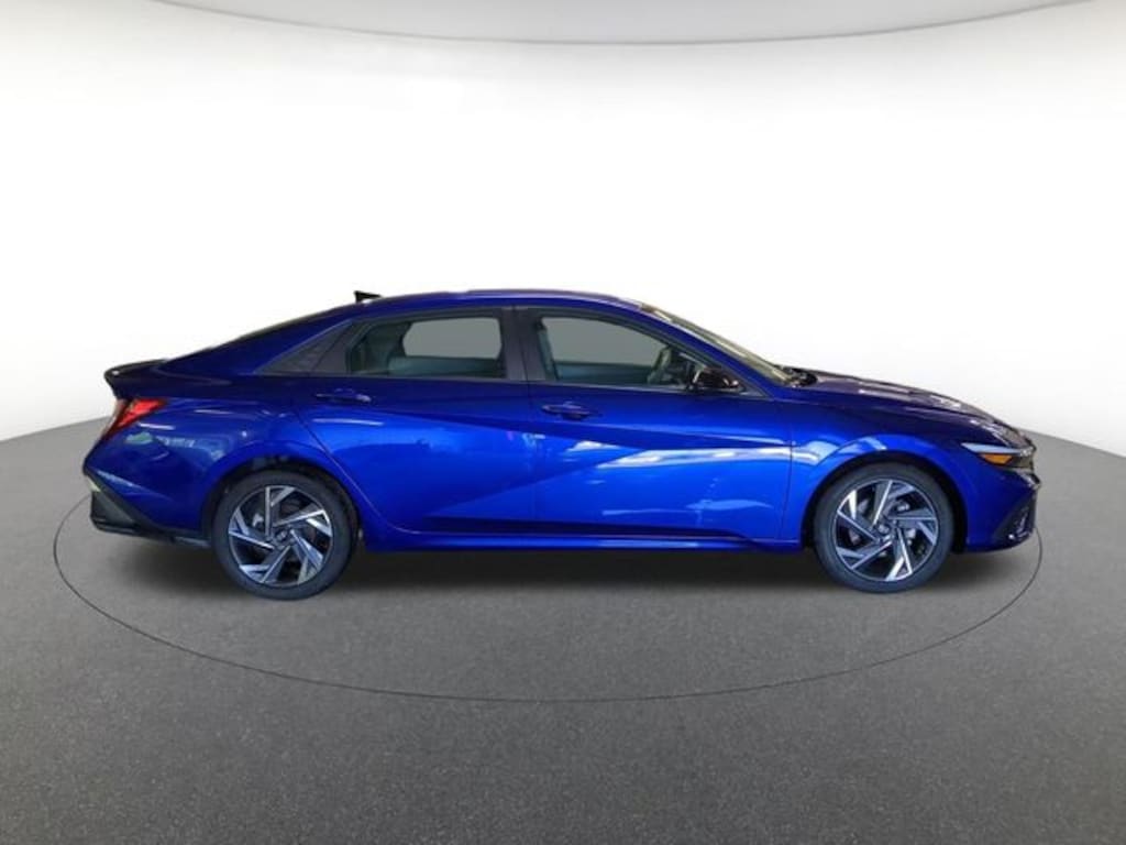 Used 2025 Hyundai Elantra SEL Sport Sedan