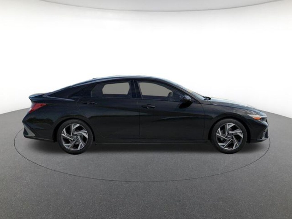 Used 2026 Hyundai Elantra SEL Sport Sedan