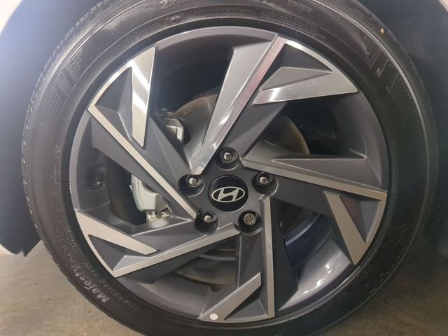 2025 Hyundai Elantra SEL - Photo 22