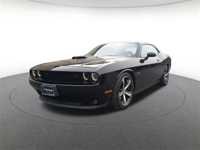 2016 Dodge Challenger R/T's photo