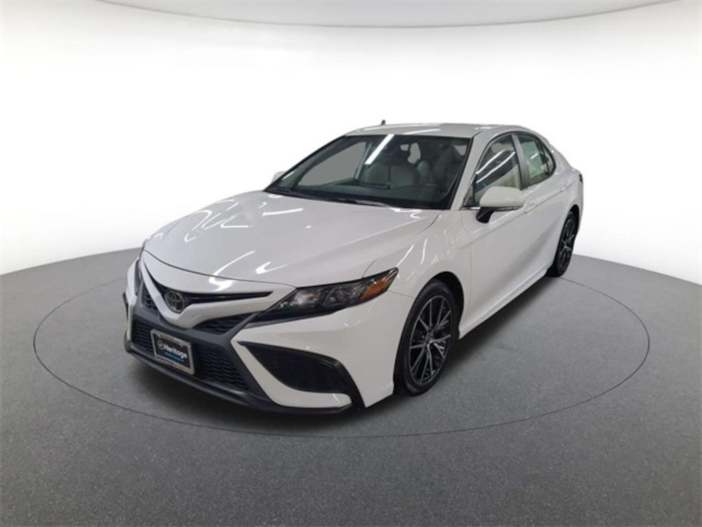 Used 2022 Toyota Camry SE Sedan