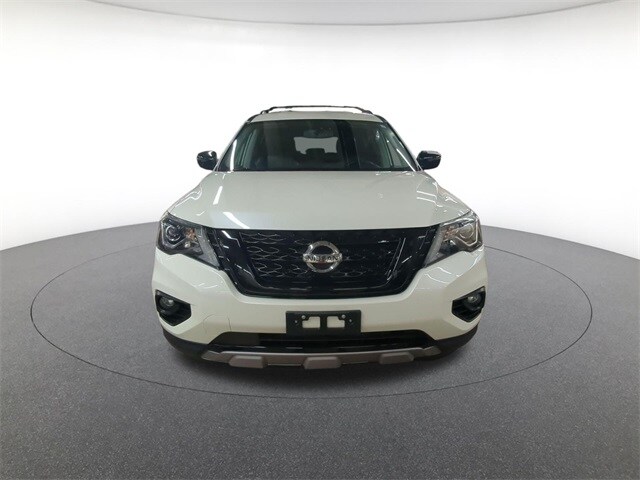 2020 Nissan Pathfinder SV photo 2