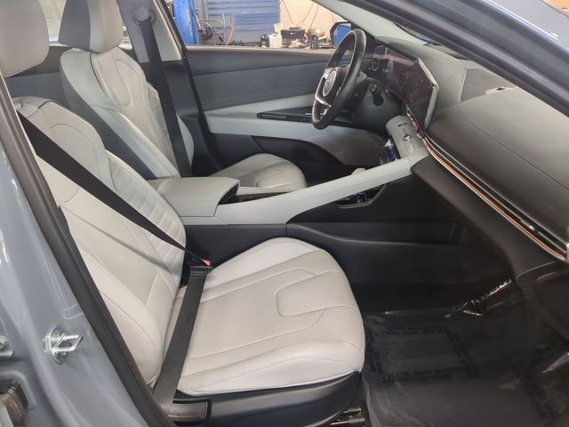 2022 Hyundai Elantra Limited - Photo 21