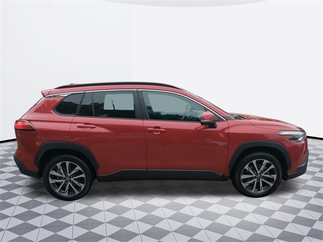 2022 Toyota Corolla Cross XLE photo 4