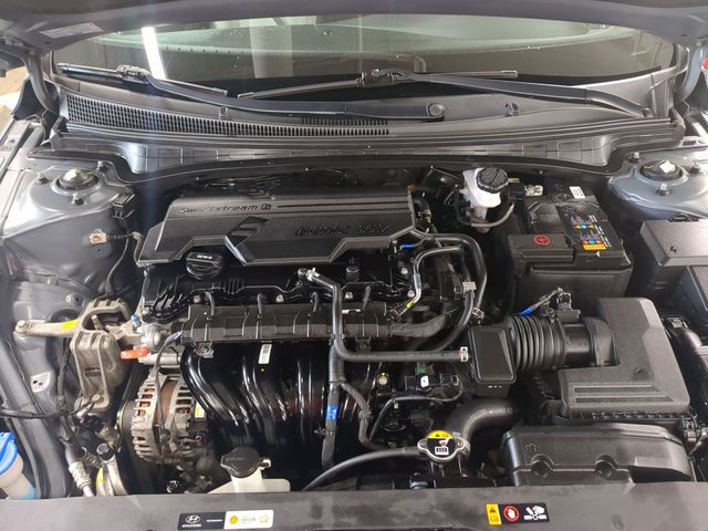2022 Hyundai Elantra Limited - Photo 24
