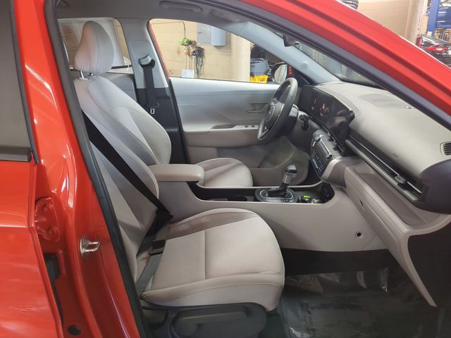 2025 Hyundai Kona SEL - Photo 19