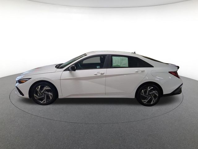 2025 Hyundai Elantra SEL - Photo 8