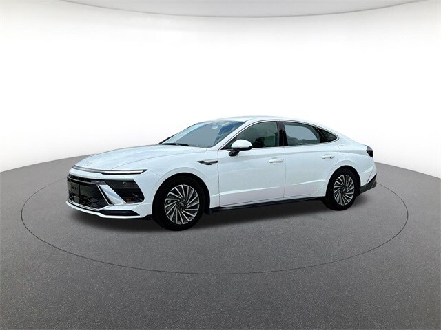 2025 Hyundai Sonata Hybrid SEL photo 2