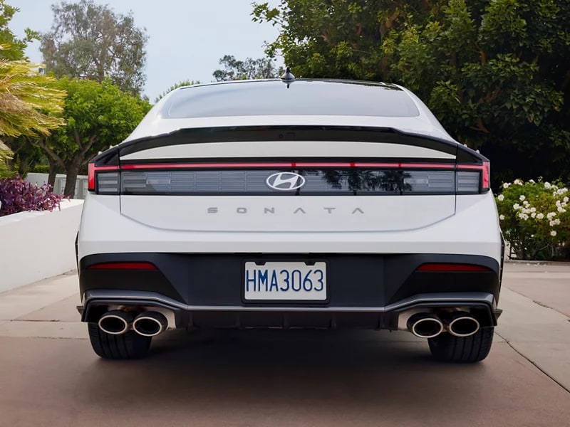 2025-hyunai-sonata-rear.png