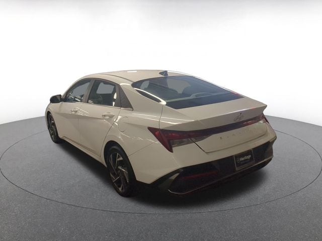 2025 Hyundai Elantra SEL - Photo 7
