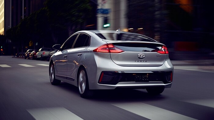 2017_Nissan_Ioniq_SilverDrivingCity (700x394).jpg