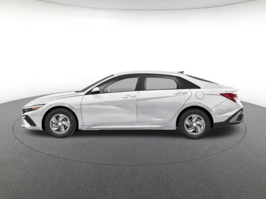 New 2026 Hyundai Elantra SE Sedan