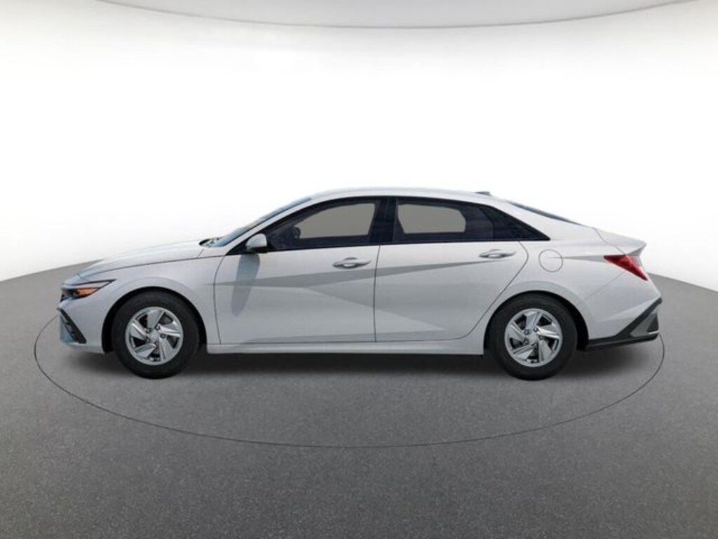 New 2026 Hyundai Elantra SE Sedan