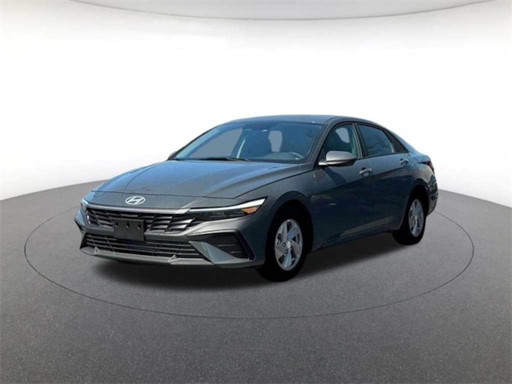 New 2025 Hyundai Elantra SE Sedan