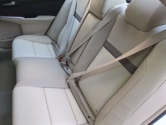 2013 Toyota Camry XLE - Photo 16