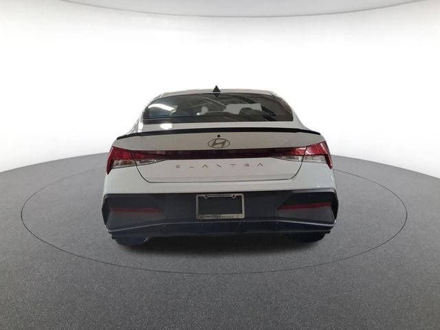 2026 Hyundai Elantra SEL Sport - Photo 11
