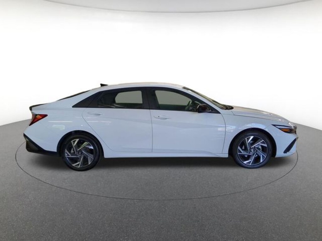 Used 2025 Hyundai Elantra SEL Sport Sedan