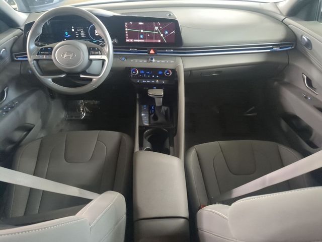 2025 Hyundai Elantra SEL - Photo 12