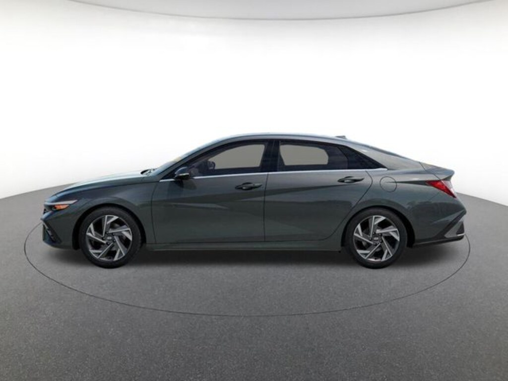 New 2026 Hyundai Elantra Limited Sedan