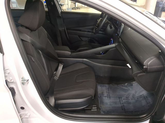 2025 Hyundai Elantra SEL - Photo 19