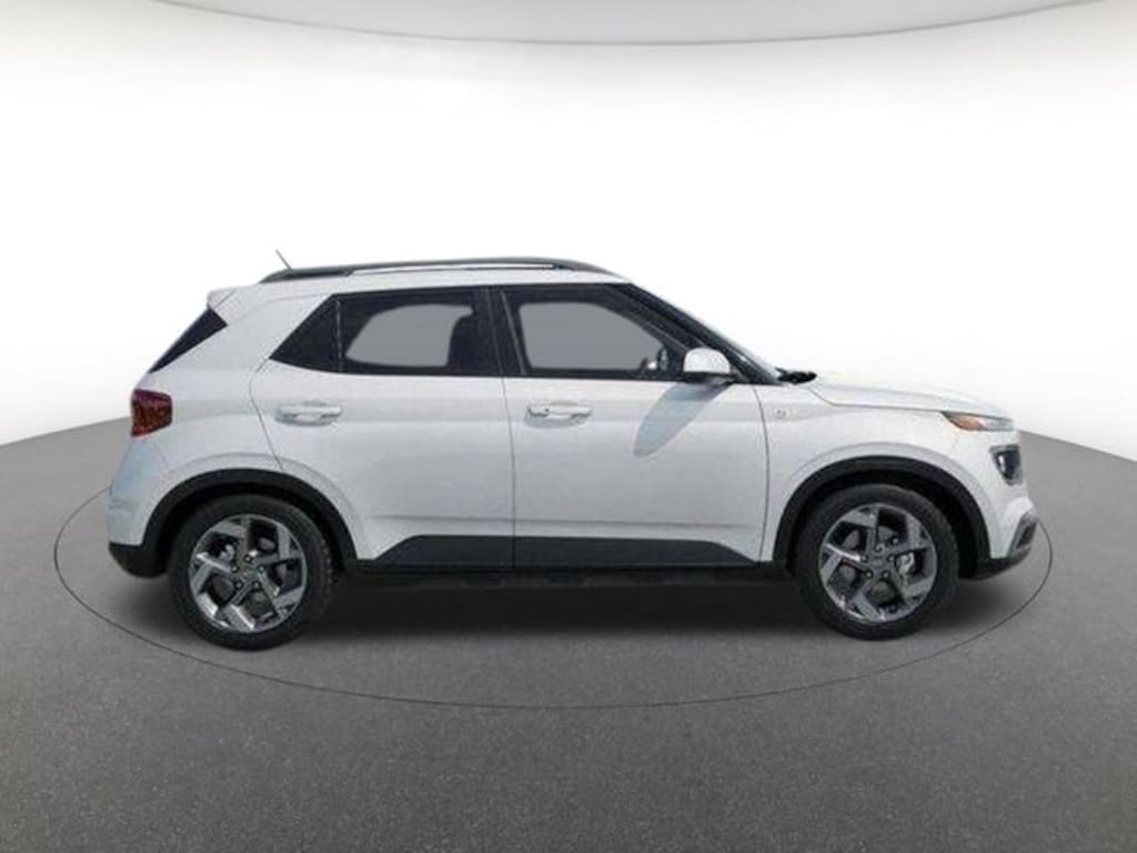 Used 2026 Hyundai Venue SEL SUV