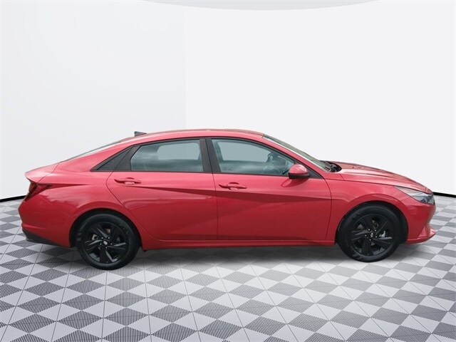 2021 Hyundai Elantra SEL photo 4