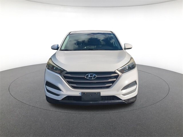 2016 Hyundai Tucson SE photo 2